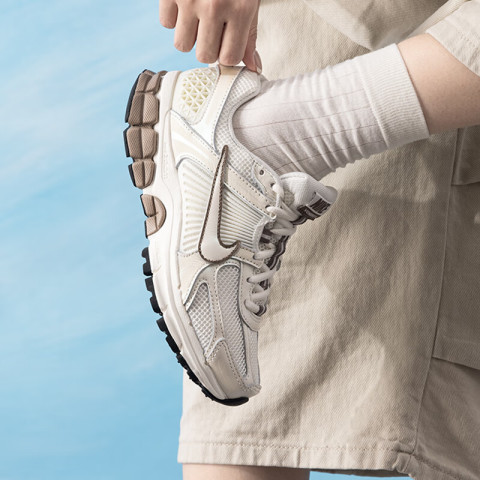 NIKE 耐克 ZOOM VOMERO 5 女款跑步鞋 IB8129-133 676.94元（需用券）