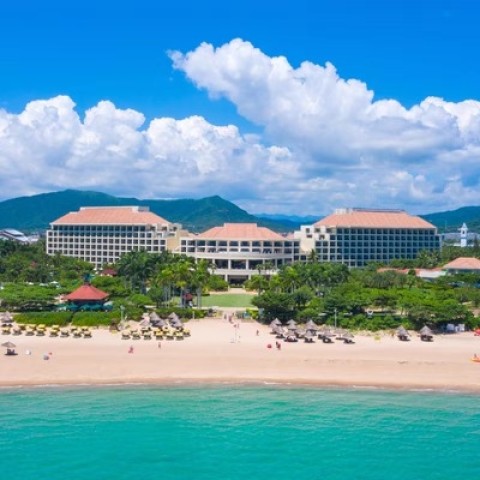 亚龙湾的C位！三亚亚龙湾万豪度假酒店1-2晚套餐 含两大两小早餐 959元起/晚