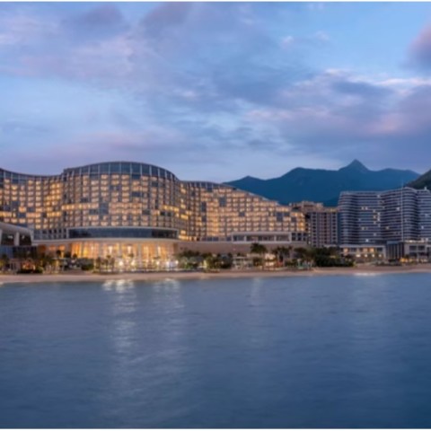 私享独立海滩，毗邻景区/商城！深圳大梅沙京基洲际度假酒店 豪华海景房1-2晚套餐（含早+正餐享积分） 1799元起/晚