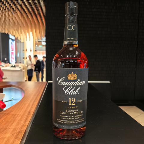 加拿大俱乐部 Canadian club 加拿大俱乐部 12年 单一麦芽威士忌 1000ml 40度 裸瓶装 189元