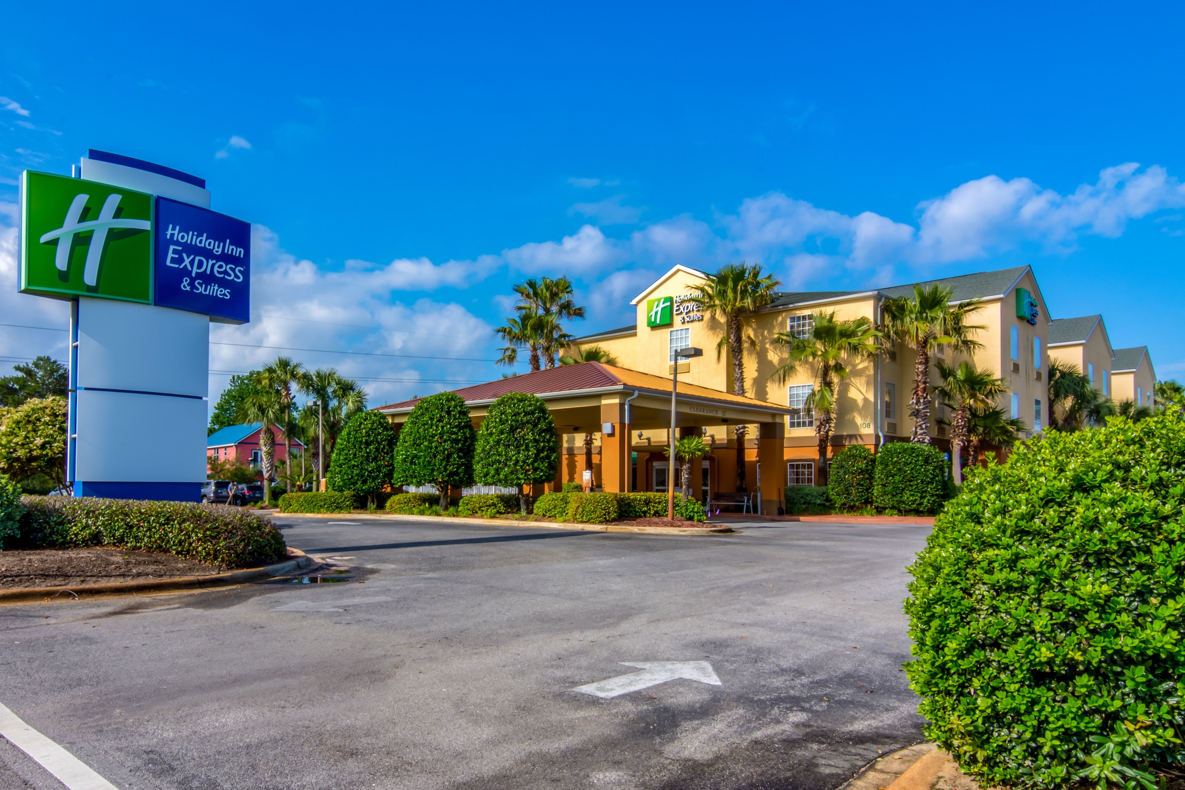 Destin E - Commons Mall Area