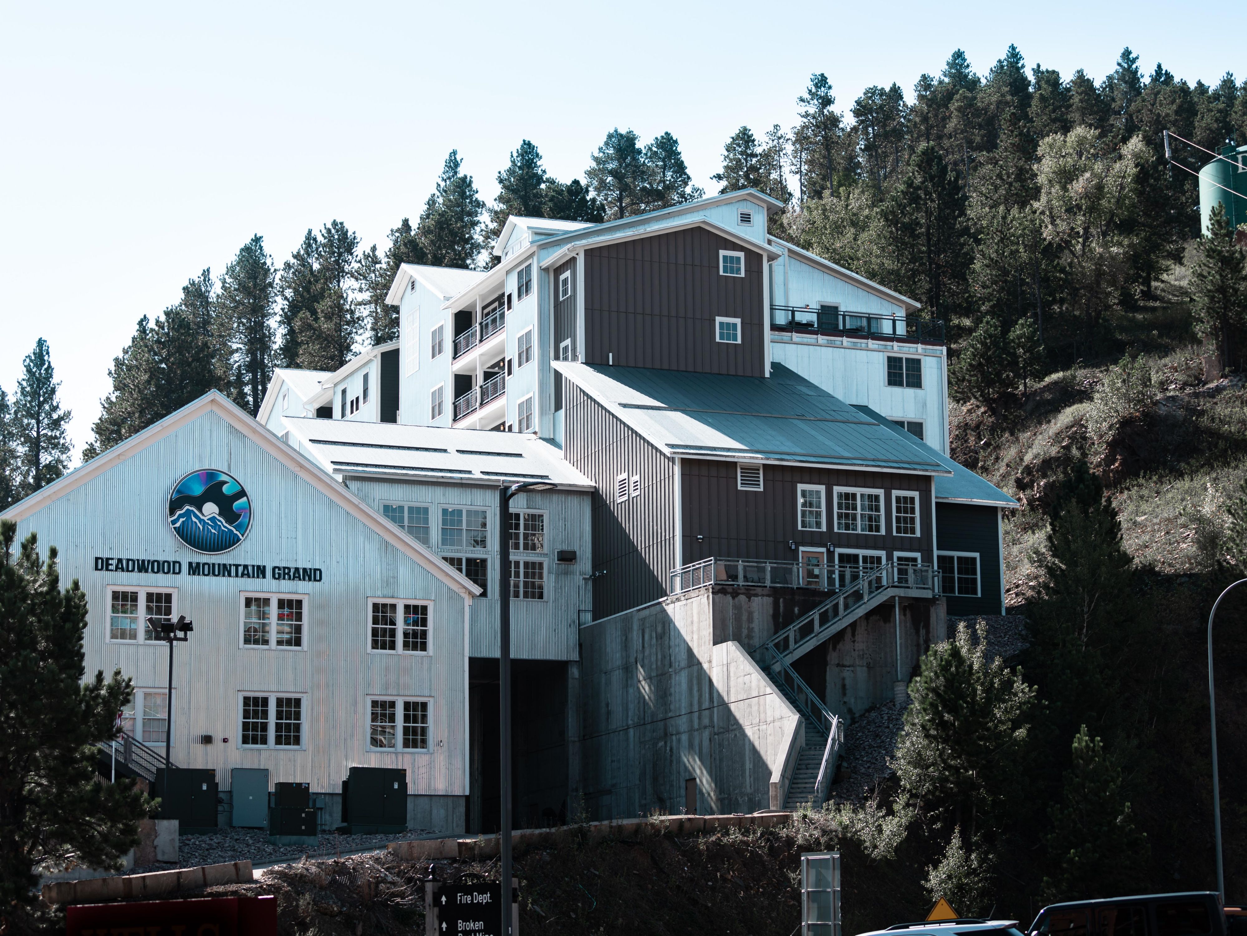 Deadwood Mountain Grand
