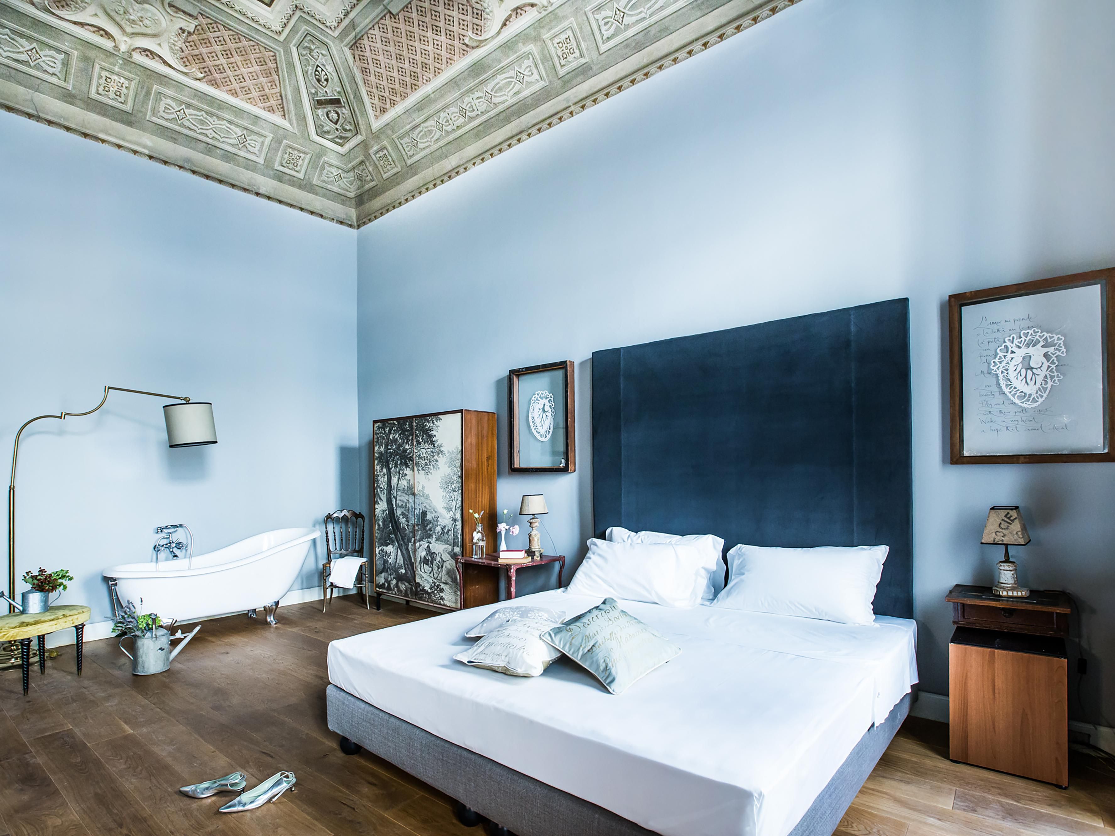Soprarno Suites