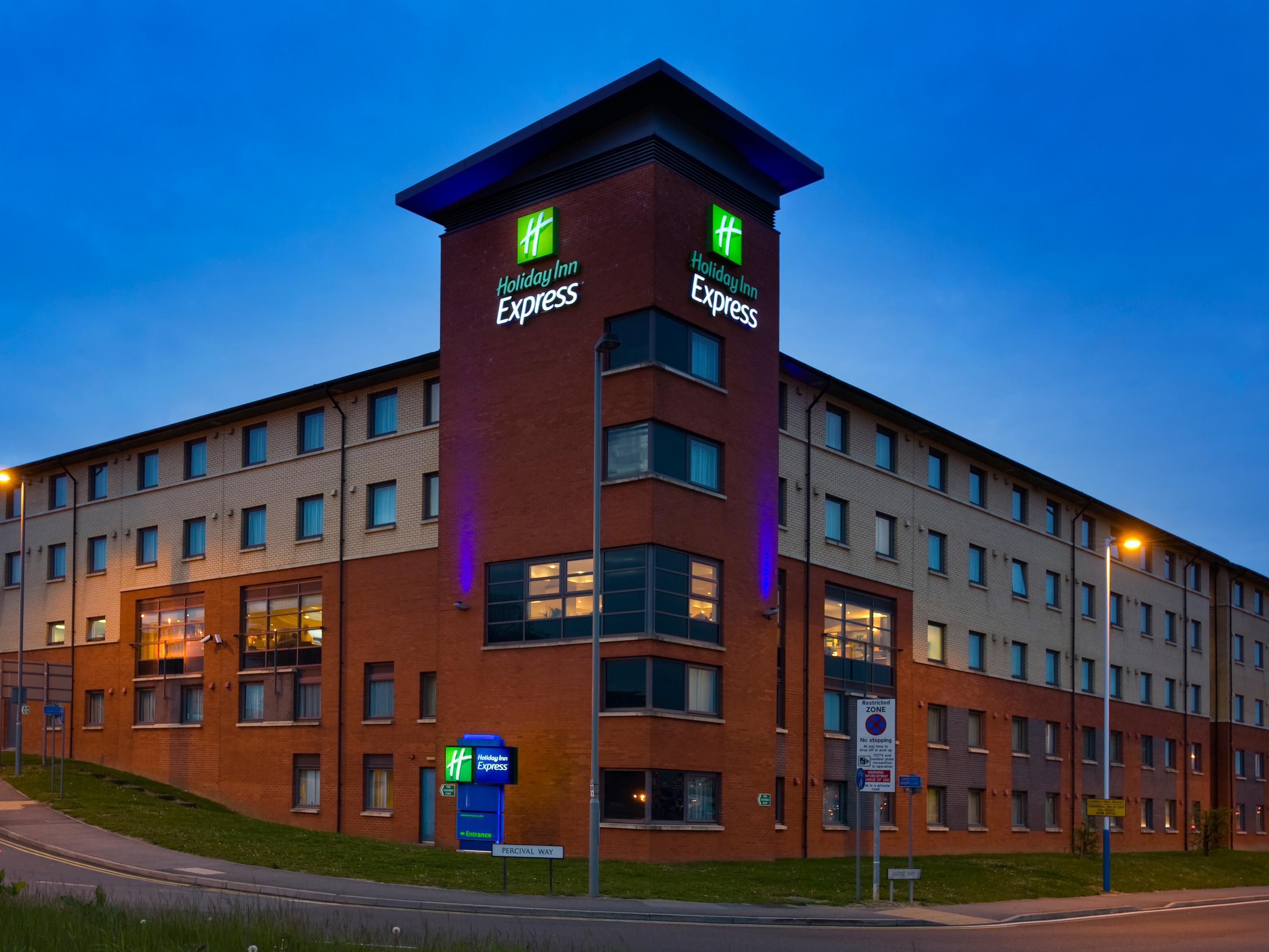 Holiday Inn Express London - Luton Airport