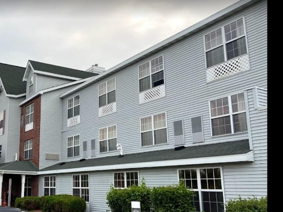  Port Wisconsin Inn and Suites
