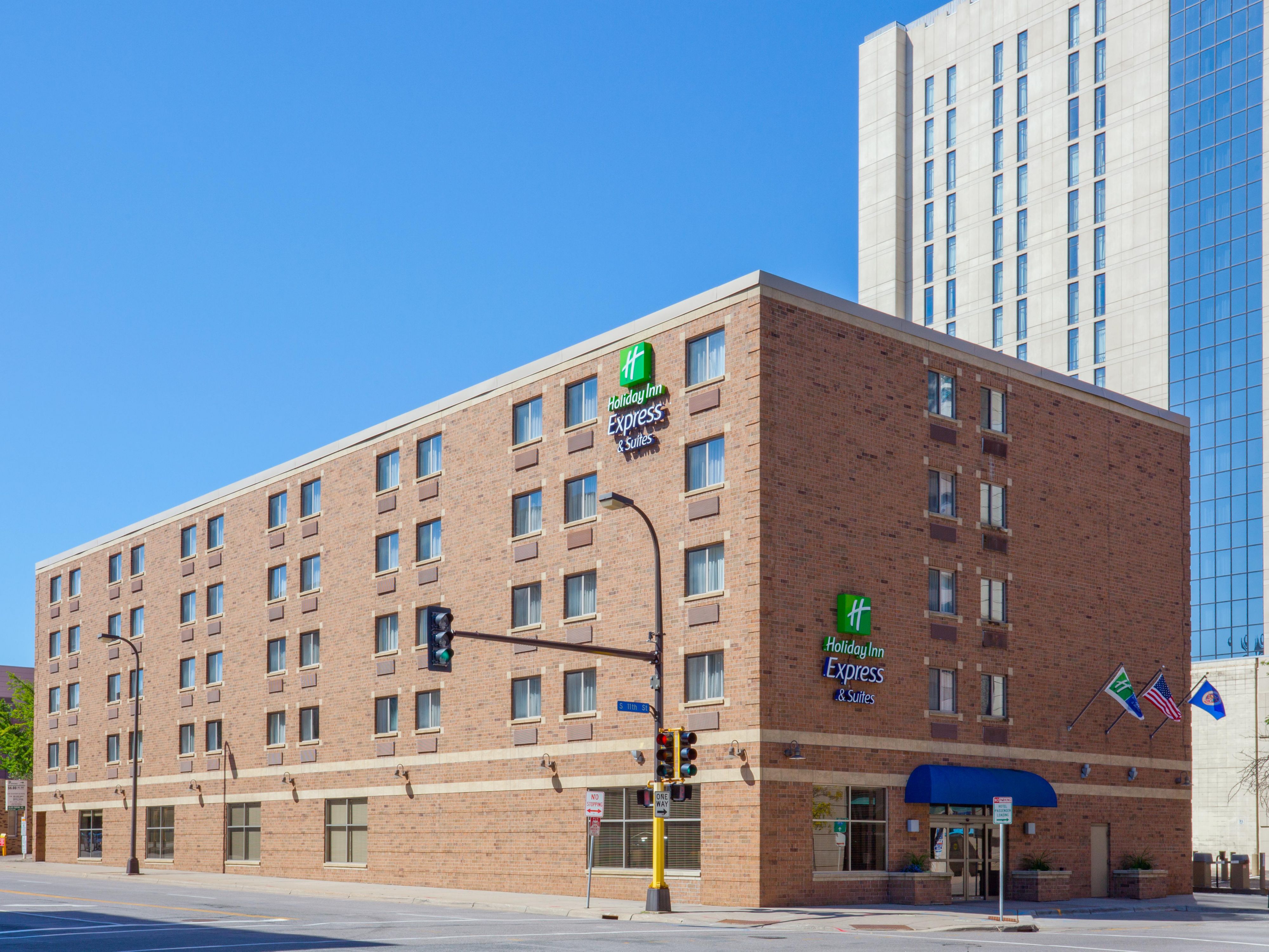 Minneapolis-Dwtn (Conv Ctr)
